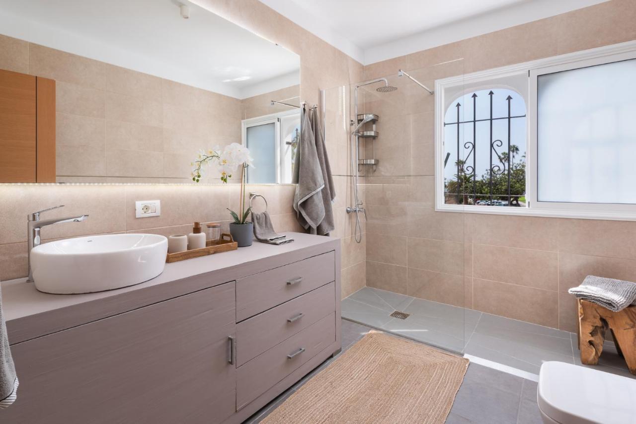 Villa Luxury Callao With Private Heated Pool By Vallecid